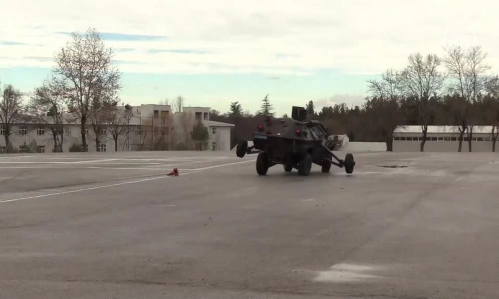 Η κατάντια των Τούρκων! Έβαλαν βοηθητικές ρόδες σε τεθωρακισμένα για να μην τουμπάρουν